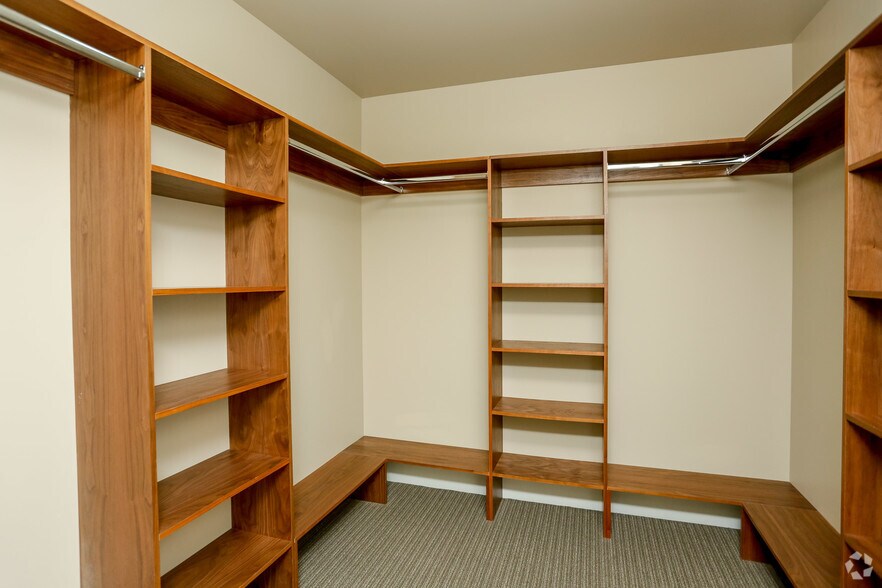 More Photos Of 5927 Almeda Rd, Houston Apartments For Lease