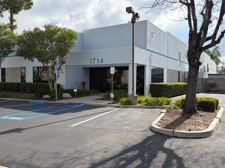 More Photos Of 1714 Lindbergh Ct, La Verne Warehouse For Sale