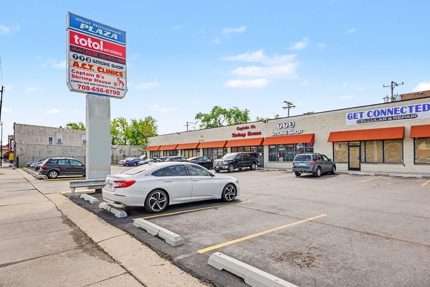 More Photos Of 5633-5647 W Roosevelt Rd, Cicero Freestanding For Sale