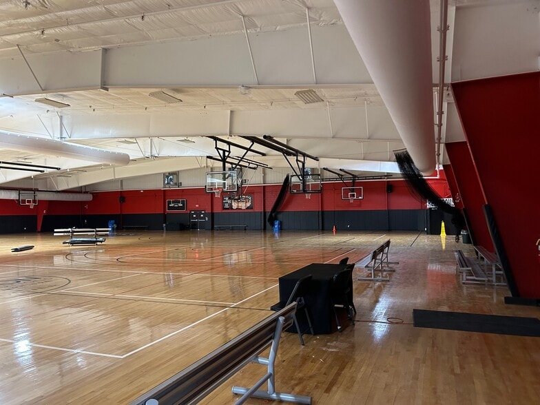 More Photos Of 45300 Mound Rd, Shelby Township Amusement Park For Sale