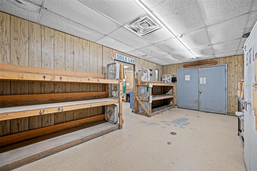 More Photos Of 5802 N Occident St, Tampa Industrial For Sale