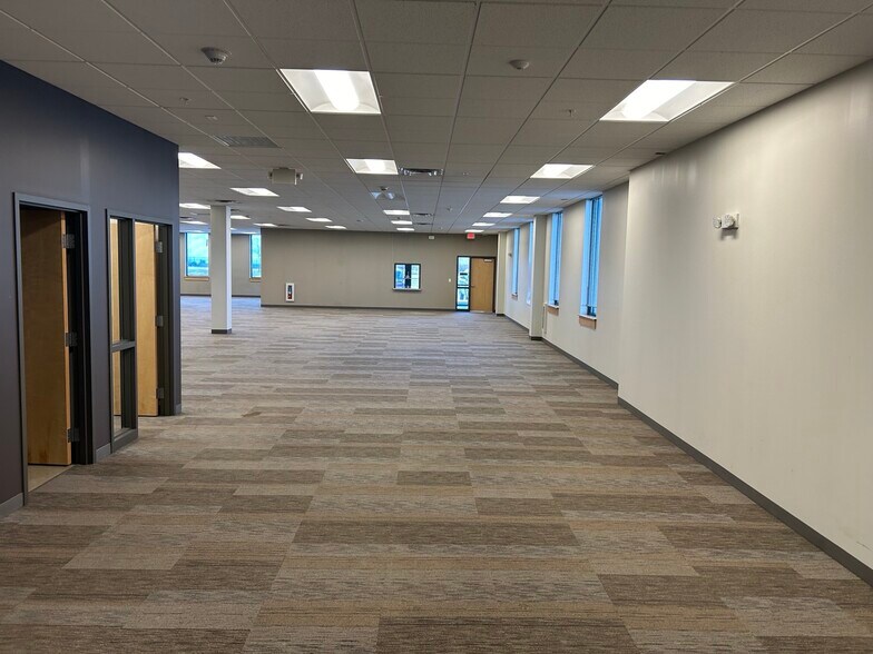 More Photos Of 30 Becker Rd, West Henrietta Showroom For Lease