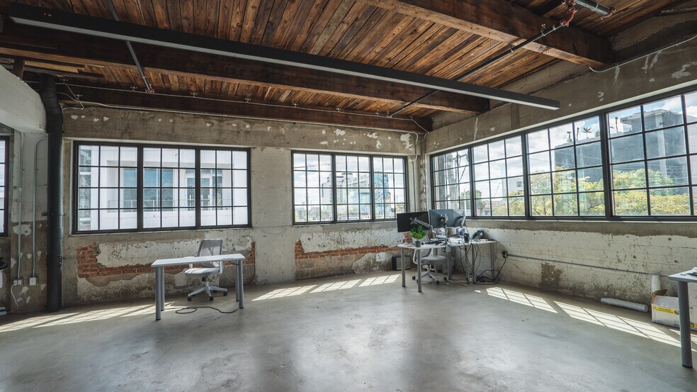 More Photos Of 2509 N Miami Ave, Miami Loft Creative Space For Lease