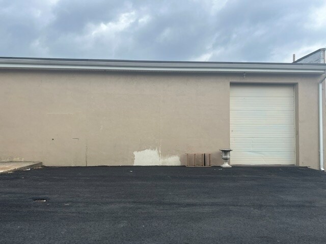 More Photos Of 12 Littell Rd, East Hanover Light Distribution For Lease