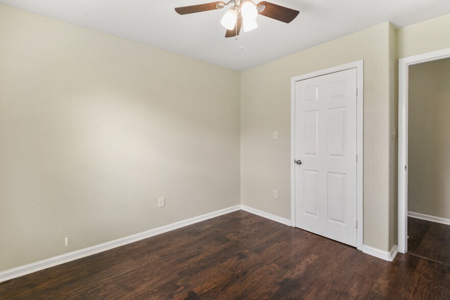 More Photos Of 117 Craig St, Baytown Apartments For Sale