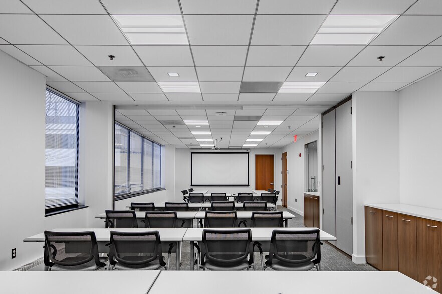 More Photos Of 1801 Research Blvd, Rockville Unknown For Lease