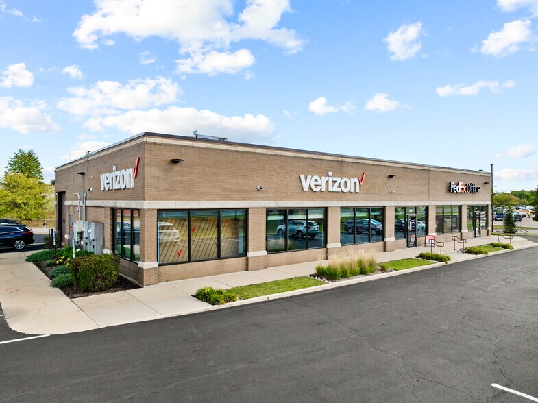 More Photos Of 330-350 N Randall Rd, Batavia Freestanding For Sale