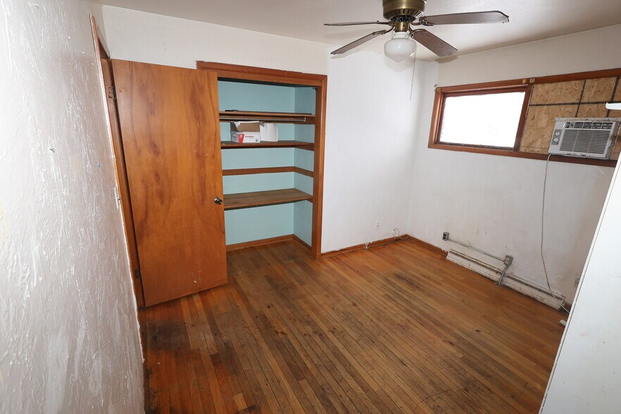 More Photos Of 3002 Old US 20 W, Elkhart Specialty For Sale