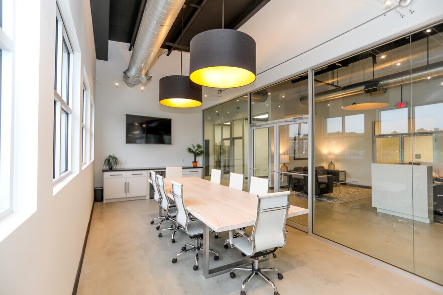 More Photos Of 525 Woodland Square Blvd, Conroe Coworking Space