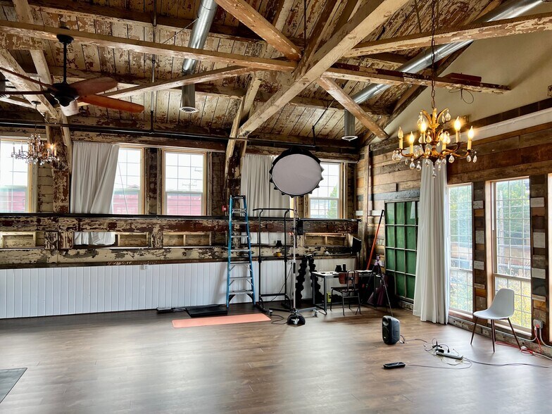 More Photos Of 3200-3220 1st Ave S, Seattle Office For Lease