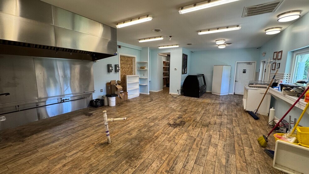 More Photos Of 3001 Moyer Rd, Hellertown Restaurant For Lease