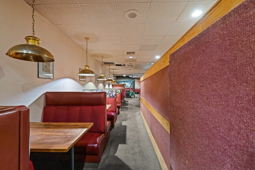 More Photos Of 9 S 1st St, Yakima Restaurant For Sale