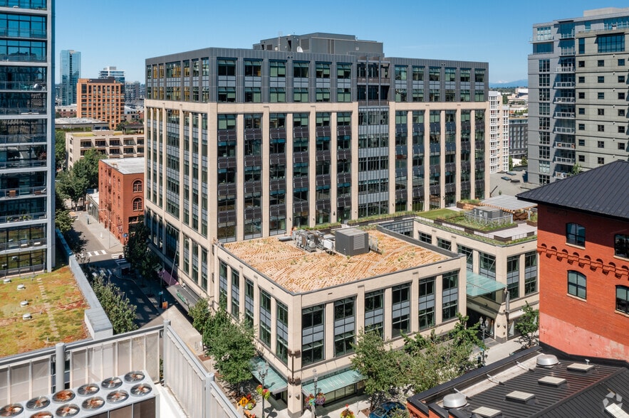 More Photos Of 1125 NW Couch St, Portland Office For Lease