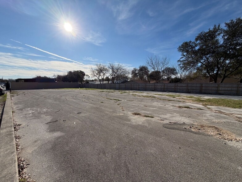 More Photos Of 890 Coronado Blvd, Universal City Land For Sale