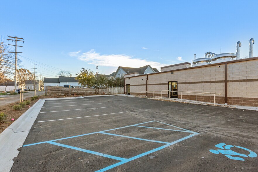 More Photos Of 1010 Cesar E Chavez Ave SW, Grand Rapids General Retail For Lease