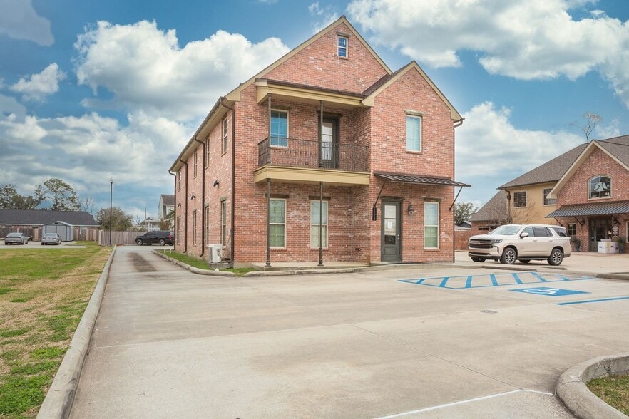 More Photos Of 1773 Ryan St, Lake Charles Office For Sale