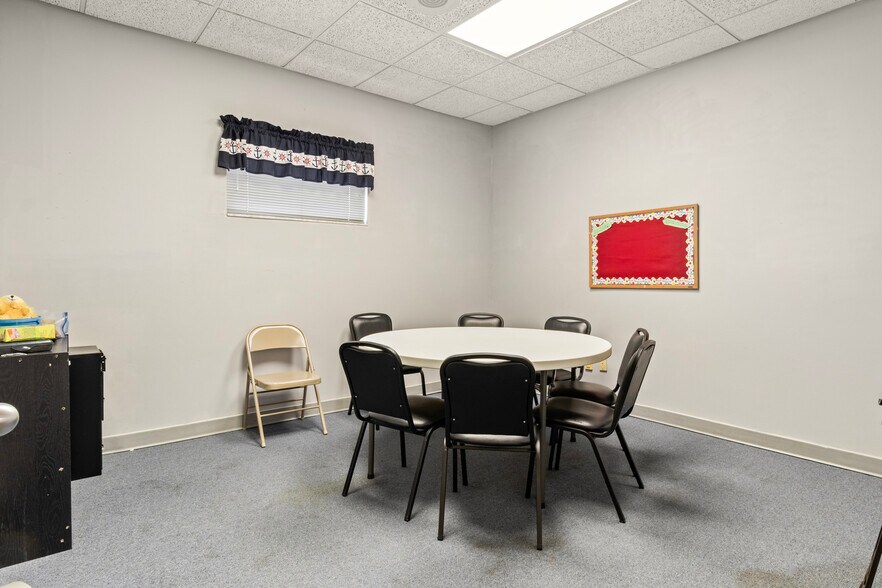 More Photos Of 614 E Jefferson St, Brooksville Office For Sale