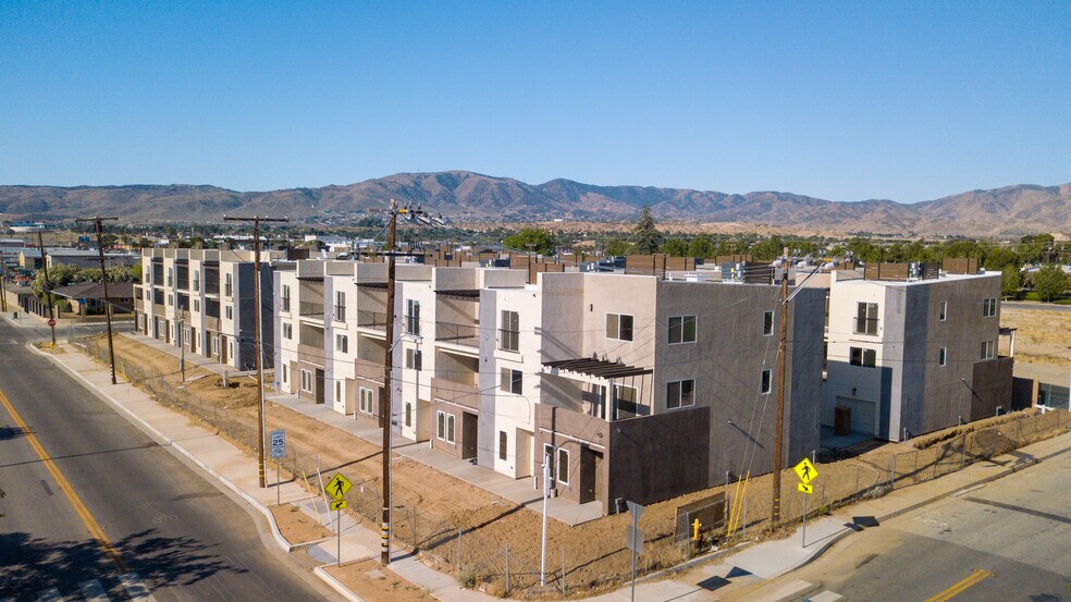 More Photos Of 38225 9th Street East, Palmdale Apartments For Sale