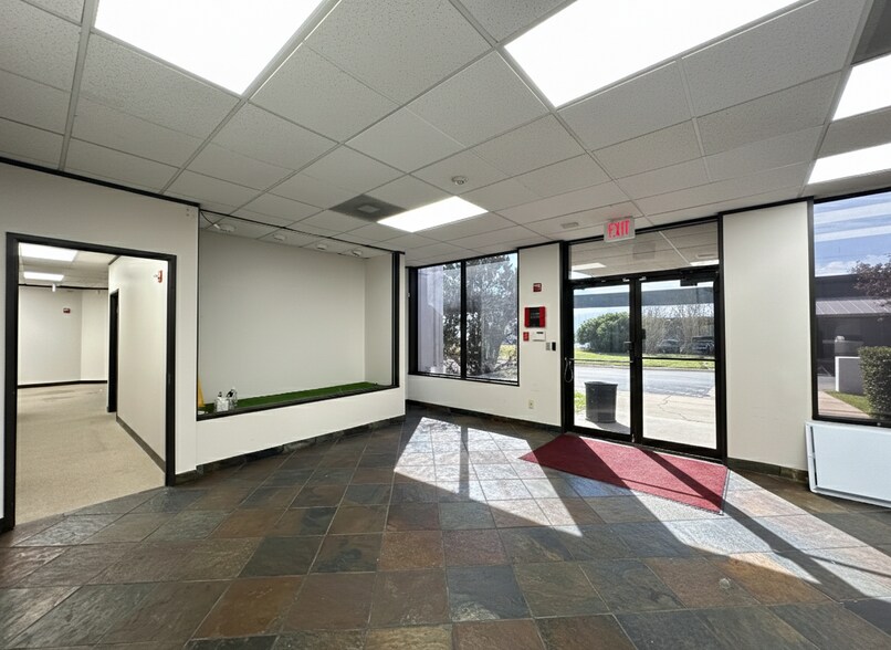 More Photos Of 8605 Cross Park Dr, Austin Office For Lease