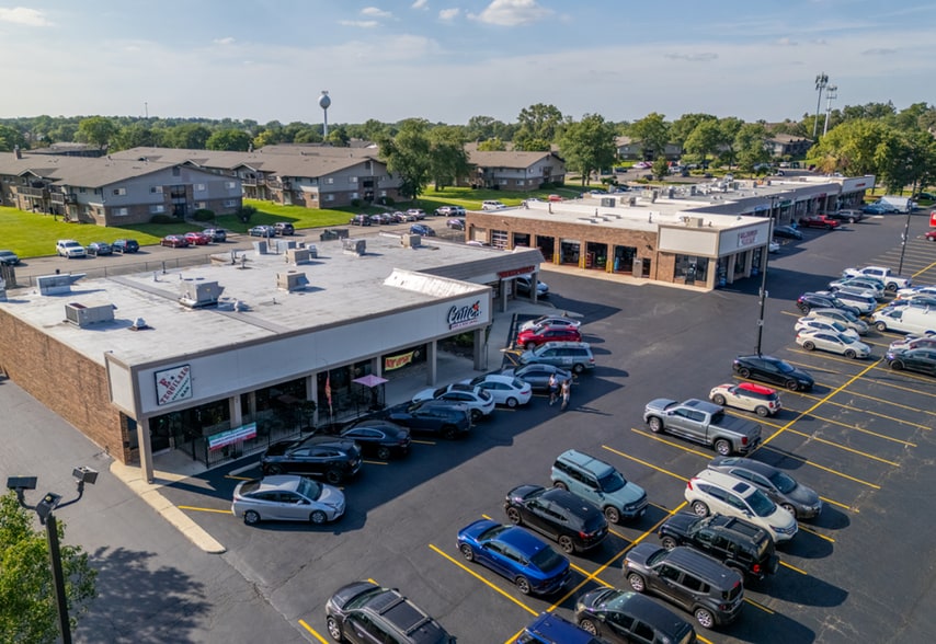 More Photos Of 10S620-10S644 S Kingery Hwy, Willowbrook Auto Repair For Sale