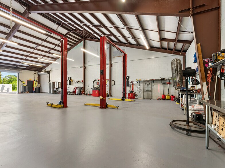 More Photos Of 2106 S US Highway 1, Vero Beach Freestanding For Sale