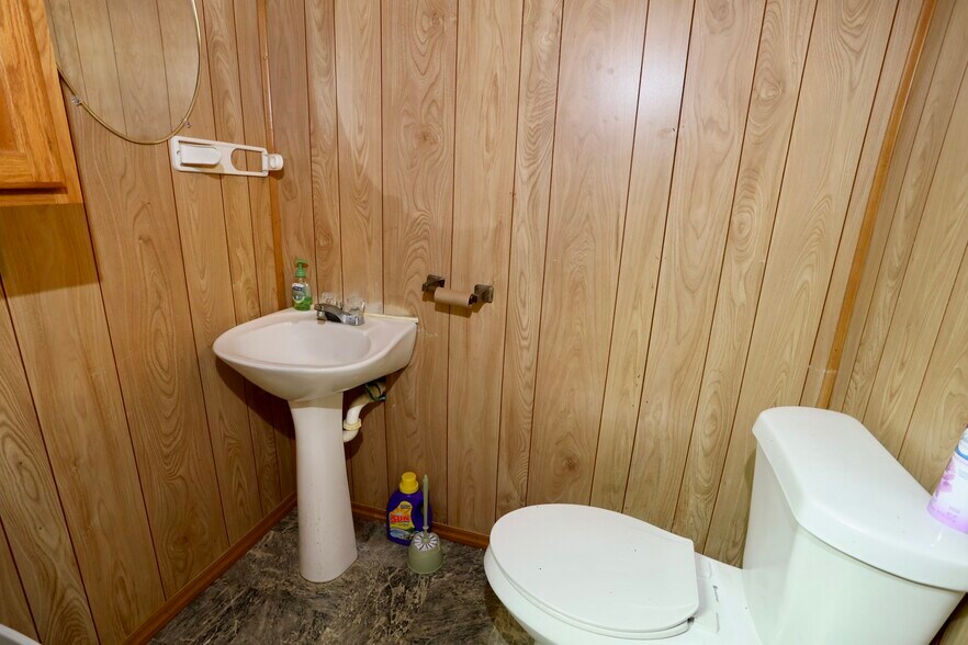 More Photos Of 240 S 1st St, Lake Wales Office For Sale