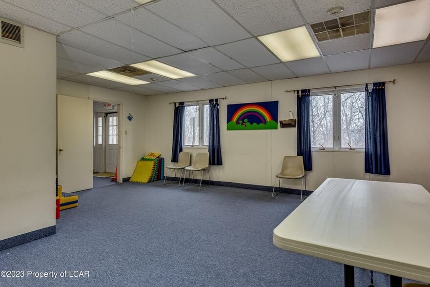 More Photos Of 104 Woodward Hill Rd, Edwardsville Office For Sale