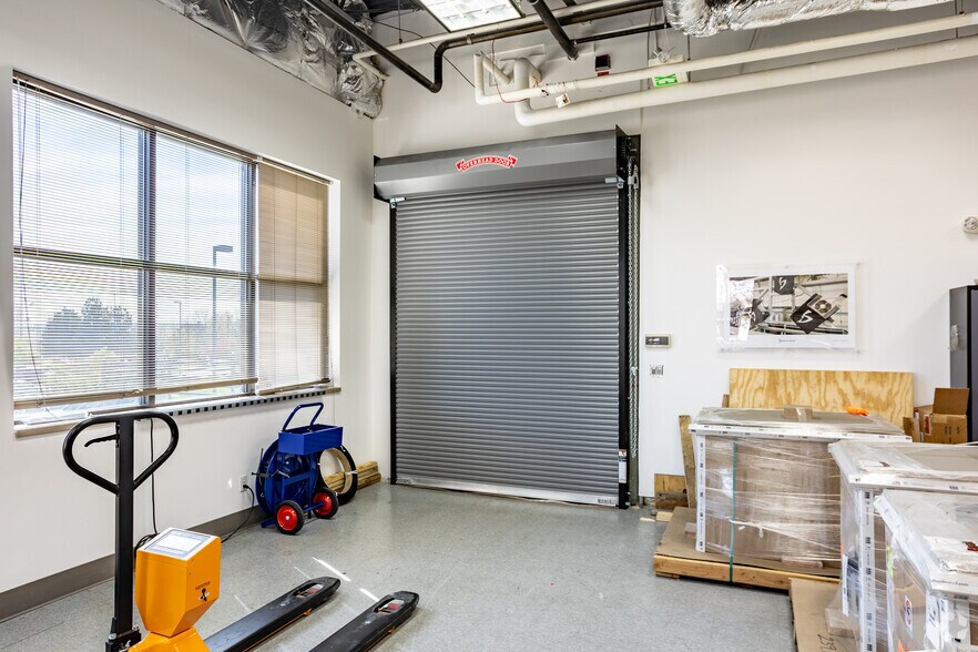 More Photos Of 2051 Dogwood St, Louisville Research And Development For Lease