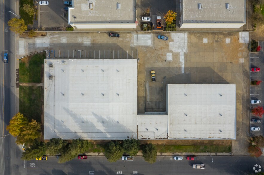 More Photos Of 8860 Fruitridge Rd, Sacramento Warehouse For Sale