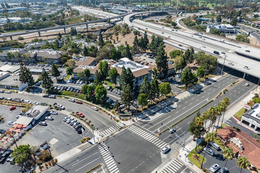 More Photos Of 2900 Bristol St, Costa Mesa Office For Sale