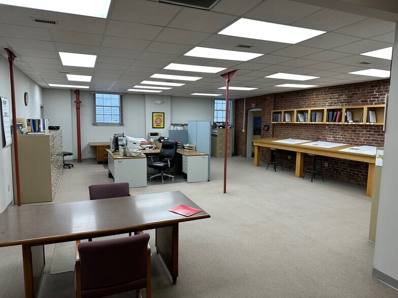 More Photos Of 124 Sheridan Ave, Albany Manufacturing For Sale