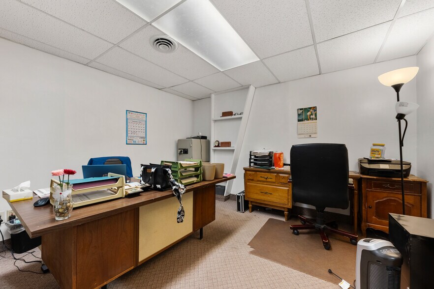 More Photos Of 416 State St, Trinidad Flex For Sale