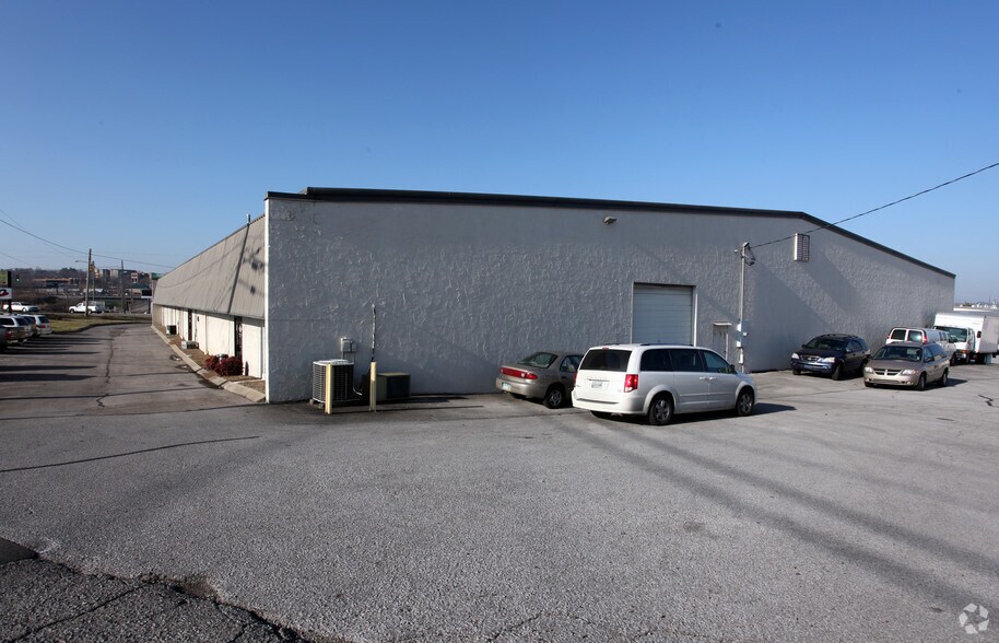 More Photos Of 400-402 Harding Industrial Dr, Nashville Warehouse For Lease