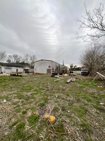 More Photos Of 609 Oak St, La Marque Warehouse For Sale