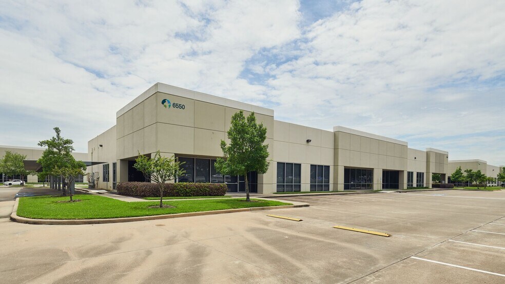 More Photos Of 6550 W Sam Houston Pky N, Houston Unknown For Lease