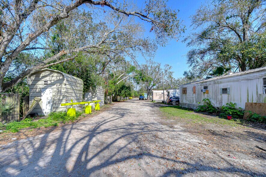 More Photos Of 425 18th St SE, Ruskin Manufactured Housing Mobile Home Park For Sale