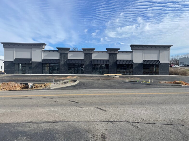 More Photos Of 2585 Old Russellville Pike, Clarksville General Retail For Lease