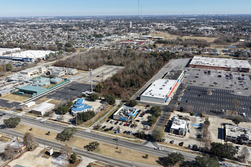 More Photos Of 1705 Manhattan Blvd, Harvey Land For Sale