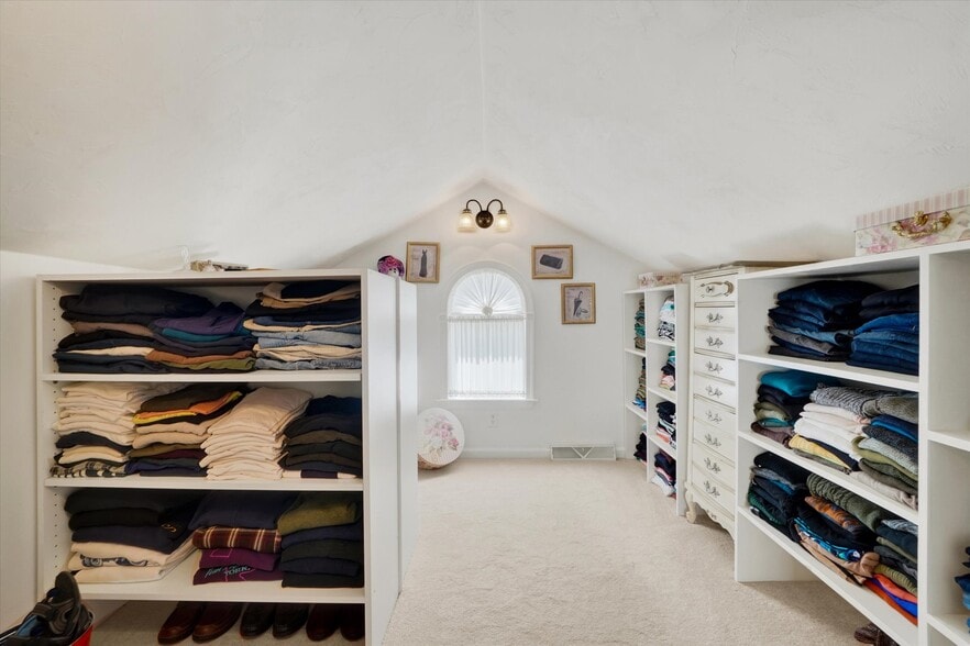 More Photos Of 2553 Roosevelt Ave, York Flex For Sale