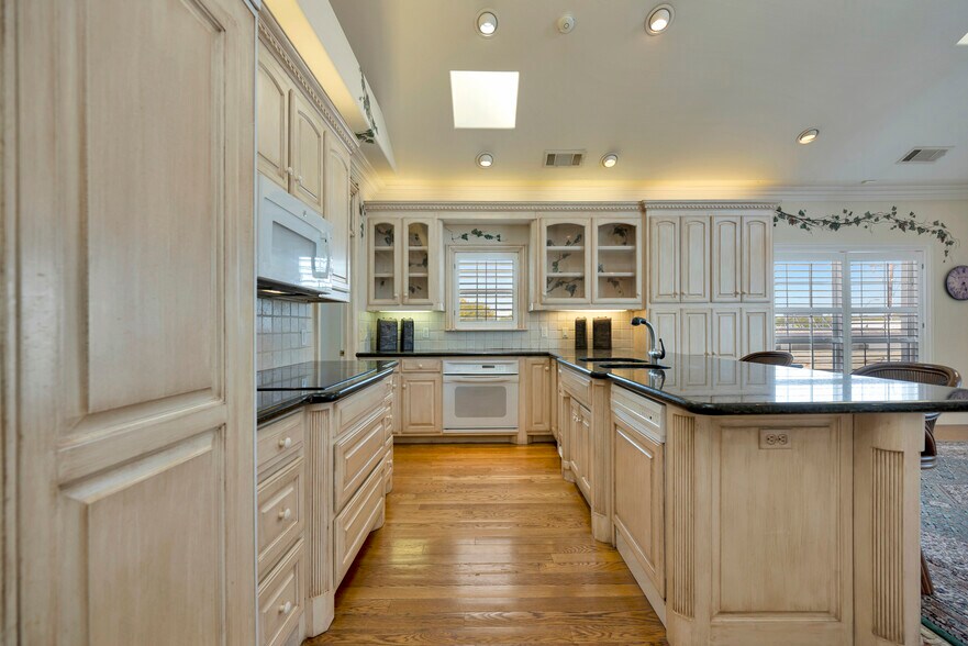 More Photos Of 504 N Euless Main St, Euless Carwash For Sale