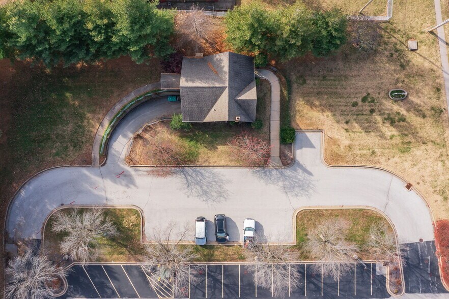 More Photos Of 540 Howdershell Rd, Florissant Medical For Sale