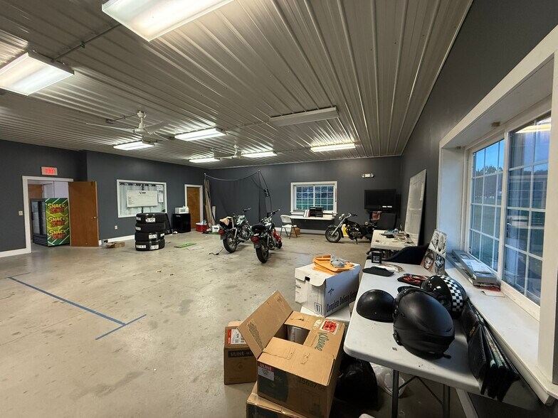 More Photos Of 555 Cortland Rd, Groton Flex For Sale