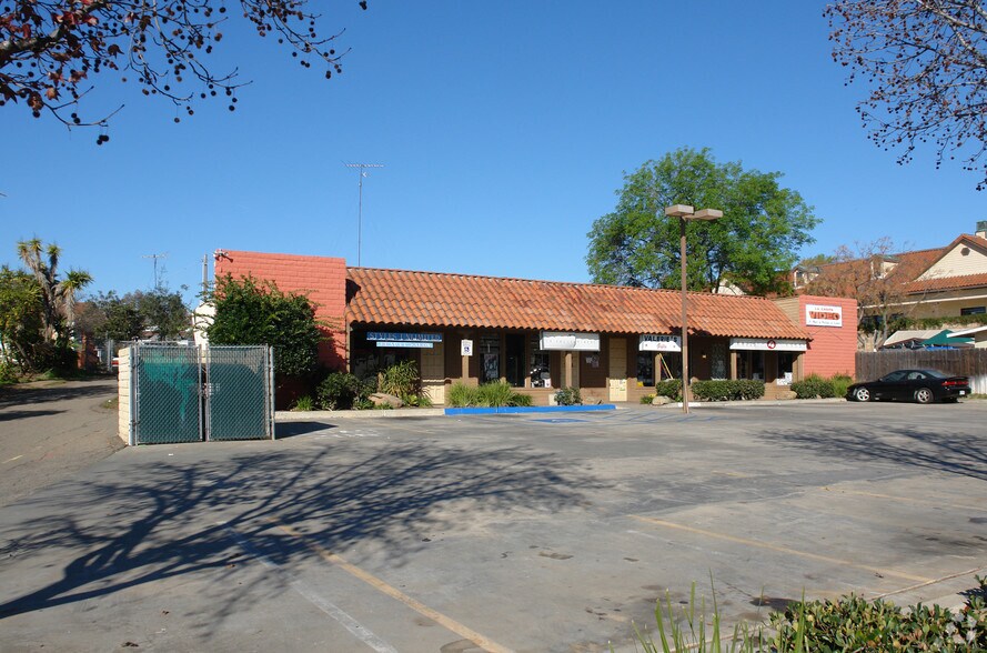 Primary Photo Of 1212 N Santa Fe Ave, Vista Freestanding For Lease