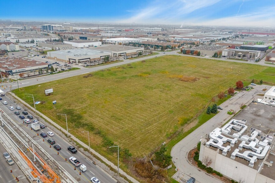 More Photos Of 70 Superior Blvd, Mississauga Land For Sale