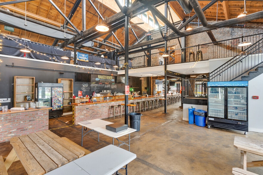 More Photos Of 1791 Reggie White Blvd, Chattanooga Restaurant For Lease