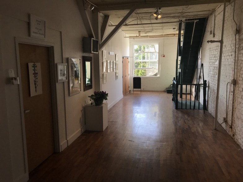 More Photos Of 1906 N Armenia Ave, Tampa Loft Creative Space For Lease