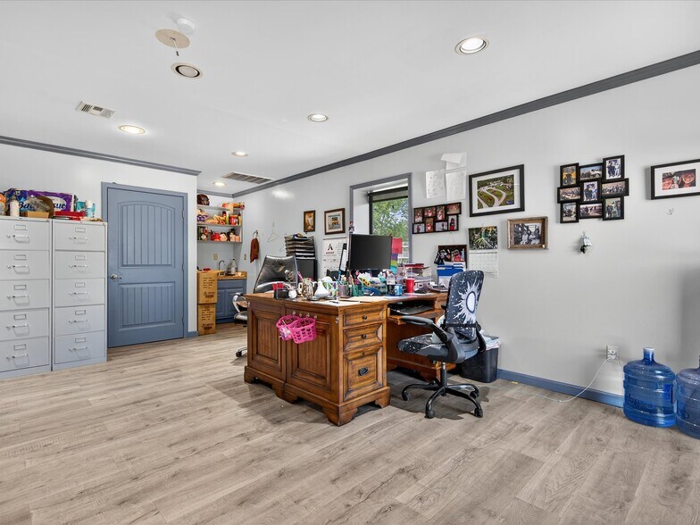 More Photos Of 1601 E Main St, Pawhuska Industrial For Sale