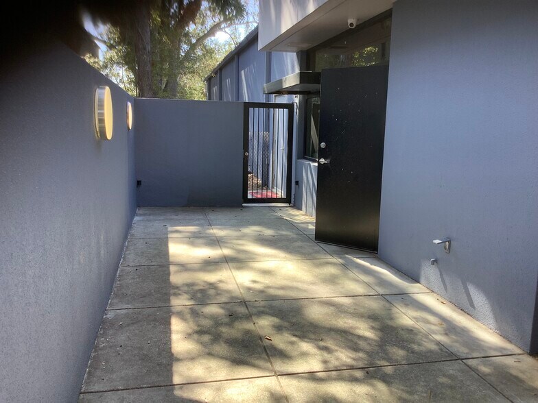 More Photos Of 4923 W Cypress St, Tampa Office For Lease