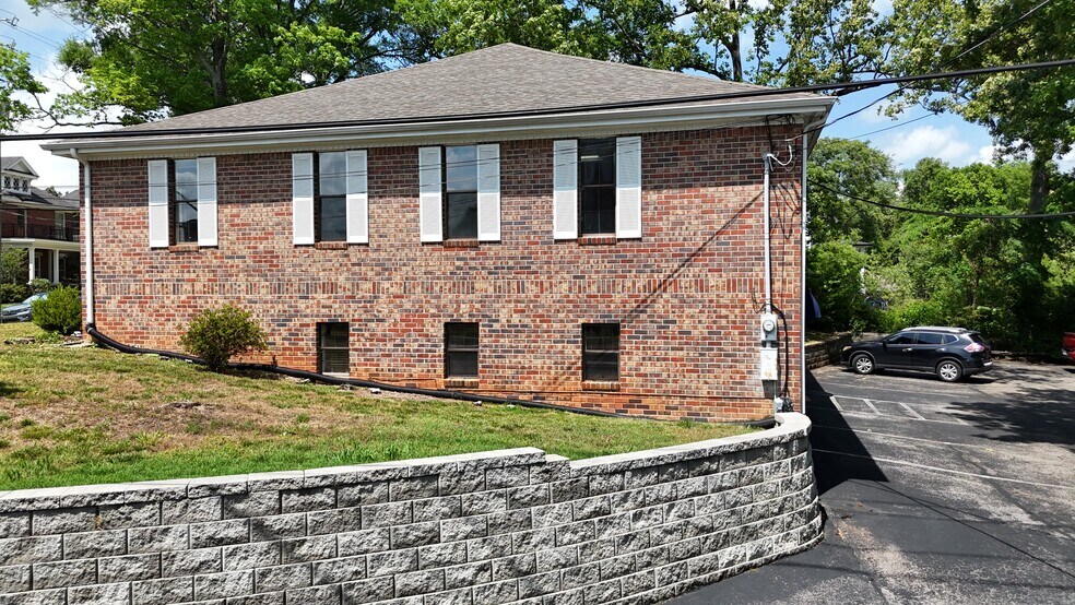 More Photos Of 300 Forest Ave, Chattanooga Office For Sale