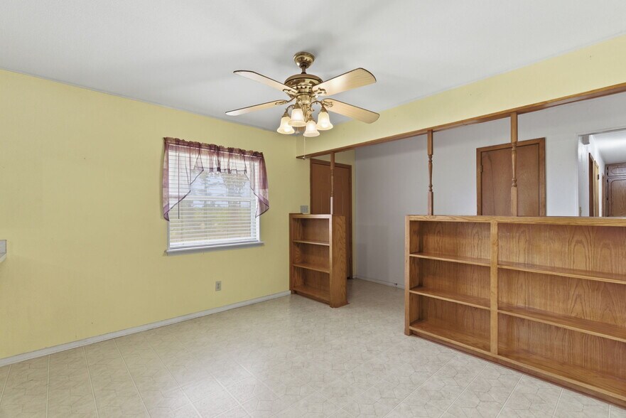 More Photos Of 3523 E Highway 199, Springtown Office For Sale